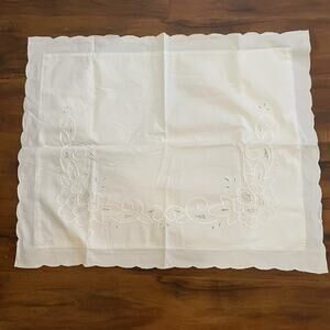 Sunham Embroidered Pillow Sham‎ (1) Standard Size White Scalloped Edge Victorian